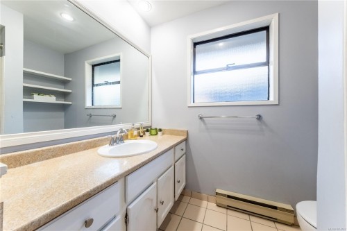 3521 Fairview Dr, Nanaimo, BC 