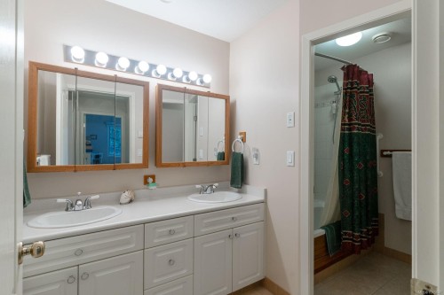 5895 River Rd, Port Alberni, BC 