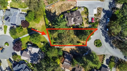 933 Woodhall Dr, Saanich, BC 