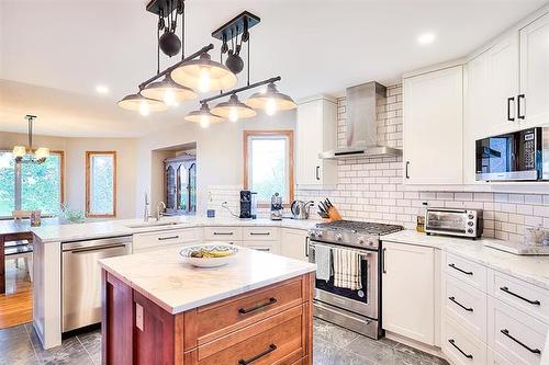 1081 Seiler Rd, West St Paul, MB 