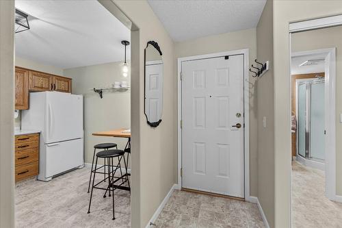 103-980 Glenwood Avenue, Kelowna, BC - Indoor