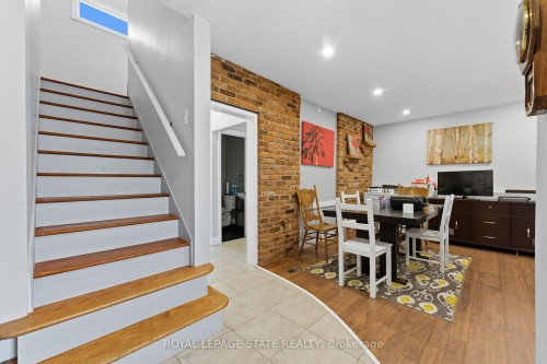 338 Trinity Church Road, Hamilton, ON 