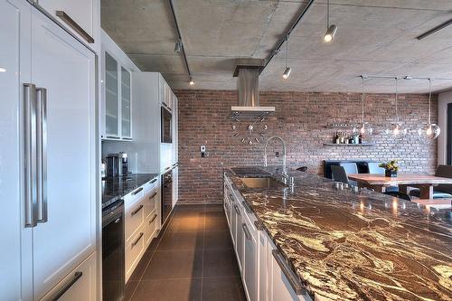Kitchen - 703-288 Rue Ann, Montréal (Le Sud-Ouest), QC - Indoor Photo Showing Kitchen With Upgraded Kitchen
