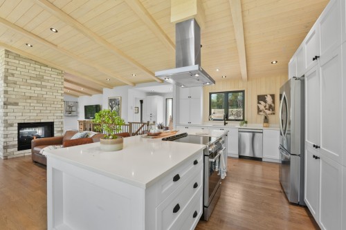 Cuisine - 31 Ch. De L'Altitude, Saint-Côme, QC - Indoor Photo Showing Kitchen With Upgraded Kitchen