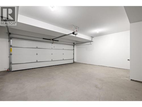 Garage - 1455 Cara Glen Court Unit# 126, Kelowna, BC - Indoor Photo Showing Garage