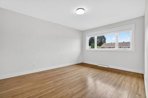 Chambre à coucher - 453 93E Avenue, Laval (Chomedey), QC - Indoor Photo Showing Other Room