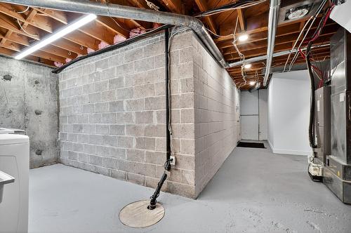 Rangement - 453 93E Avenue, Laval (Chomedey), QC - Indoor Photo Showing Basement