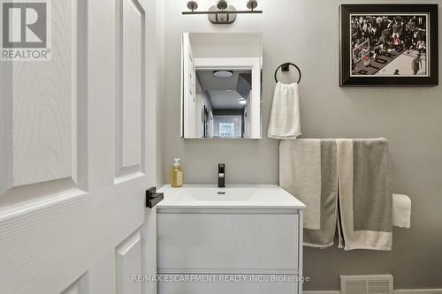 85 Crosthwaite Avenue N, Hamilton, ON - Indoor Photo Showing Other Room