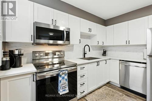 85 Crosthwaite Avenue N, Hamilton, ON - Indoor Photo Showing Kitchen With Stainless Steel Kitchen With Upgraded Kitchen