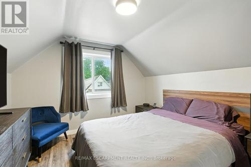 85 Crosthwaite Avenue N, Hamilton, ON - Indoor Photo Showing Bedroom