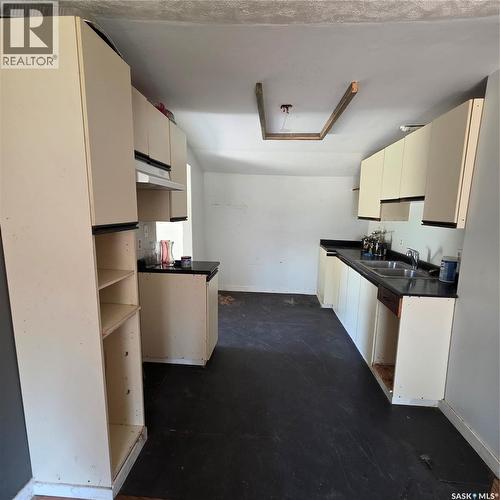 137 Morin Crescent, Leoville, SK - Indoor Photo Showing Kitchen With Double Sink