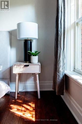 2 - 11 Eastbourne Avenue, Hamilton, ON - Indoor