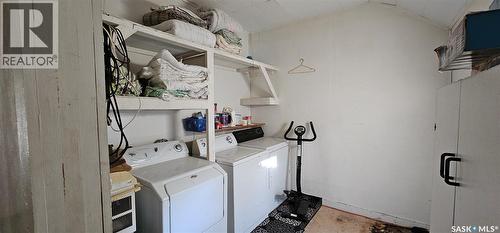 121 4Th Avenue E, Kelvington, SK - Indoor Photo Showing Laundry Room