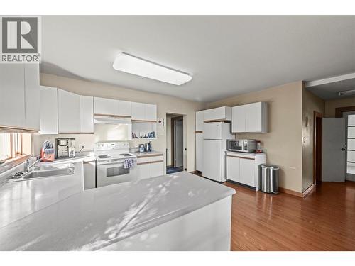 6619 Highway 97A Highway N, Enderby, BC - Indoor Photo Showing Kitchen With Double Sink