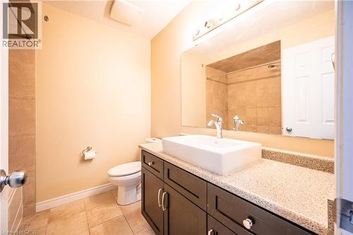 70 Willowrun Drive Unit# B2, Kitchener, ON - Indoor Photo Showing Bathroom