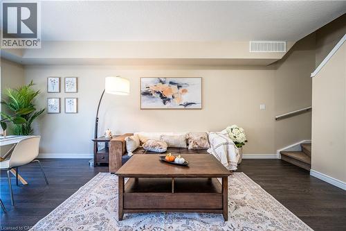 70 Willowrun Drive Unit# B2, Kitchener, ON - Indoor Photo Showing Living Room