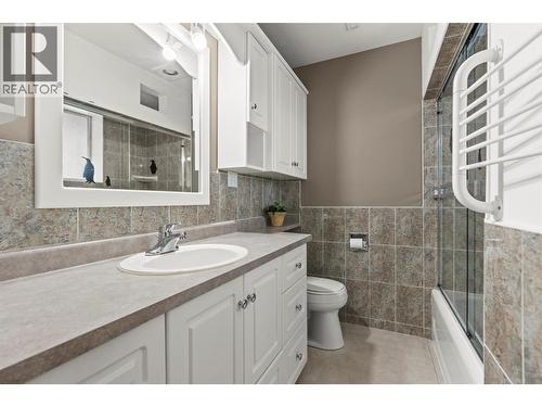 8804 Fitzmaurice Lane, Vernon, BC - Indoor Photo Showing Bathroom