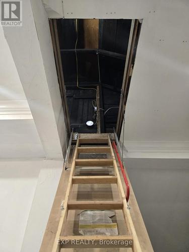 23 Lyndhurst Street, Hamilton, ON - Indoor Photo Showing Other Room