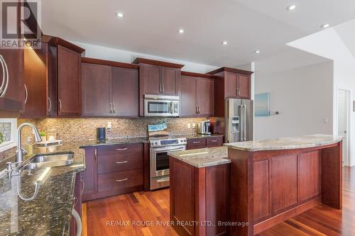 145 Homewood Avenue, Trent Hills, ON - Indoor Photo Showing Kitchen With Double Sink With Upgraded Kitchen