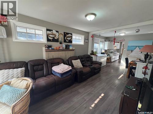 1128 Garnet Street, Regina, SK - Indoor Photo Showing Living Room