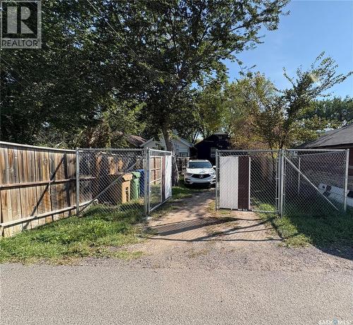 1128 Garnet Street, Regina, SK - Outdoor