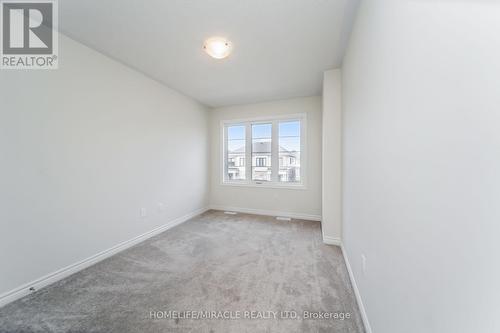 64 Phoenix Boulevard, Barrie, ON - Indoor Photo Showing Other Room