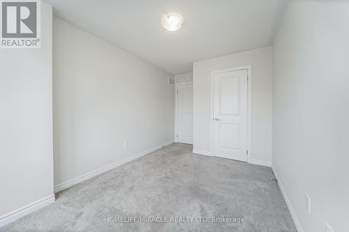 64 Phoenix Boulevard, Barrie, ON - Indoor Photo Showing Other Room