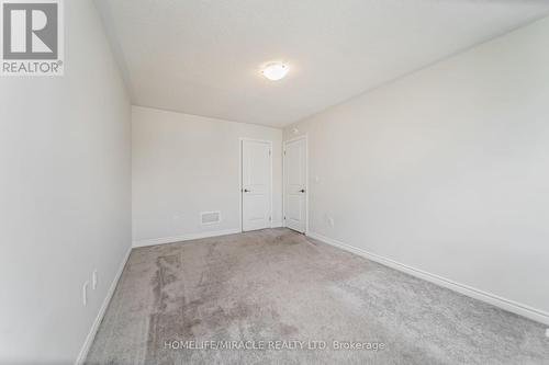 64 Phoenix Boulevard, Barrie, ON - Indoor Photo Showing Other Room