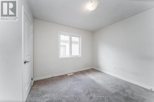 64 Phoenix Boulevard, Barrie, ON - Indoor Photo Showing Other Room