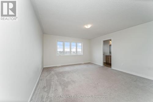 64 Phoenix Boulevard, Barrie, ON - Indoor Photo Showing Other Room