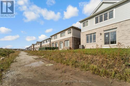 64 Phoenix Boulevard, Barrie, ON - Outdoor