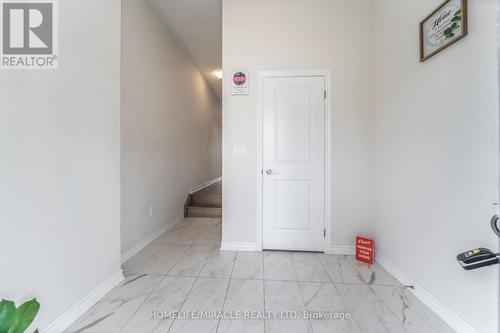 64 Phoenix Boulevard, Barrie, ON - Indoor Photo Showing Other Room