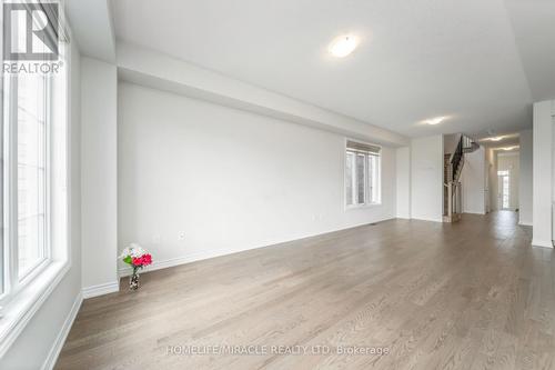 64 Phoenix Boulevard, Barrie, ON - Indoor Photo Showing Other Room