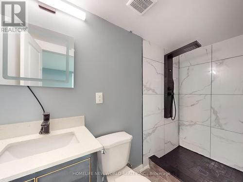 11 Maple Street, Oshawa, ON - Indoor Photo Showing Bathroom