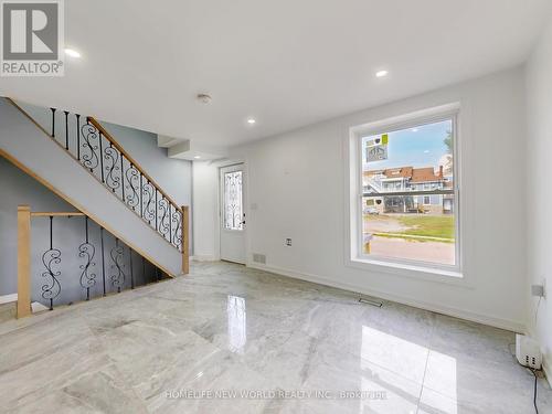 11 Maple Street, Oshawa, ON - Indoor Photo Showing Other Room