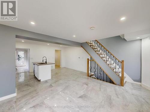 11 Maple Street, Oshawa, ON - Indoor Photo Showing Other Room