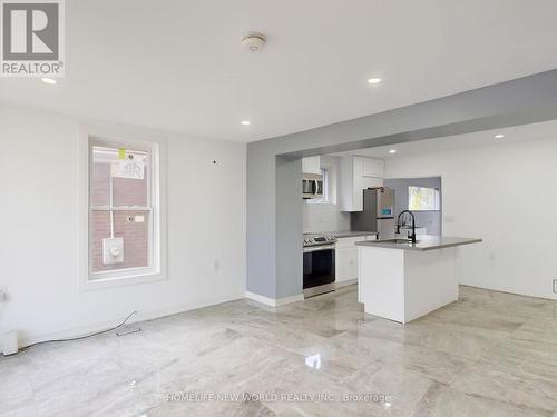 11 Maple Street, Oshawa, ON - Indoor Photo Showing Kitchen