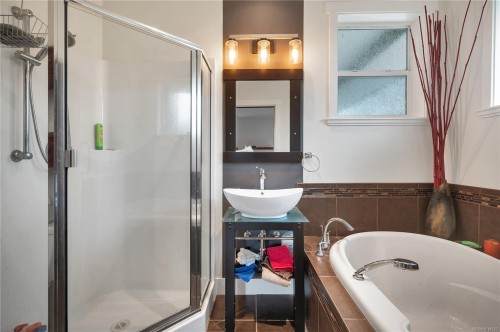 111 Petersen Rd South, Campbell River, BC 