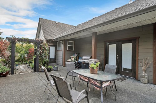 111 Petersen Rd South, Campbell River, BC 