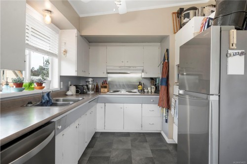 111 Petersen Rd South, Campbell River, BC 