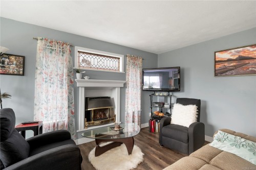 111 Petersen Rd South, Campbell River, BC 