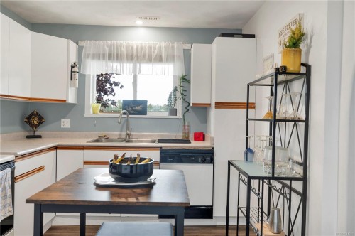 111 Petersen Rd South, Campbell River, BC 