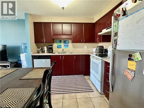 38 Max Becker Drive, Kitchener, ON - Indoor Photo Showing Kitchen With Double Sink