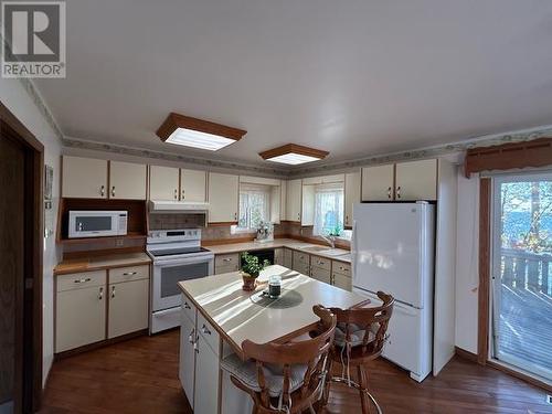 345 Dead End Rd, Harmony Beach, ON - Indoor Photo Showing Kitchen