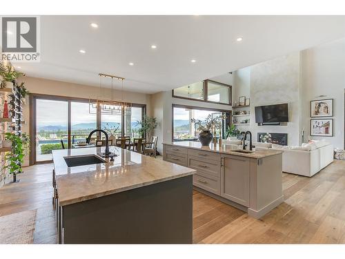 1612 Vincent Place, Kelowna, BC - Indoor