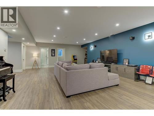 1612 Vincent Place, Kelowna, BC - Indoor