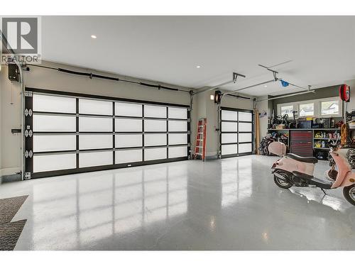 1612 Vincent Place, Kelowna, BC - Indoor Photo Showing Garage