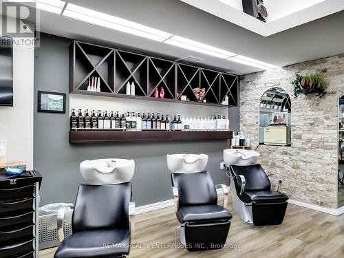 1735 Lakeshore Road W, Mississauga, ON 