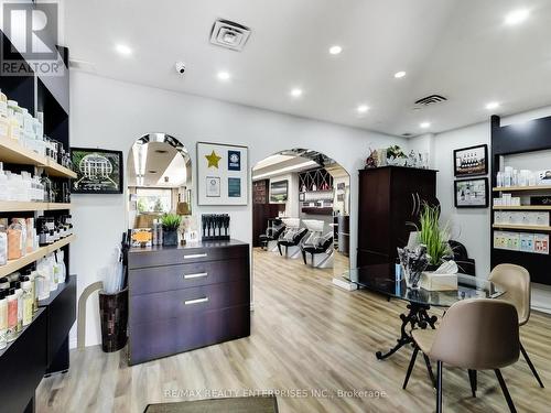 1735 Lakeshore Road W, Mississauga, ON 