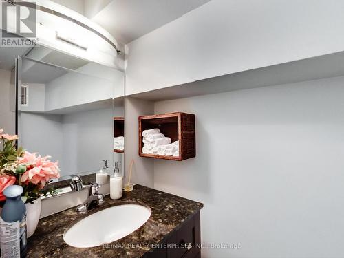 1735 Lakeshore Road W, Mississauga, ON 